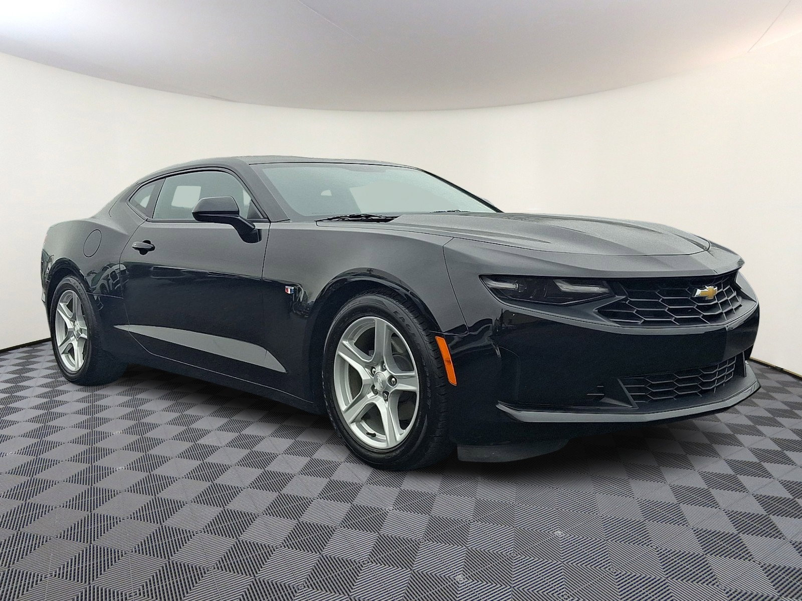 Used 2022 Chevrolet Camaro LT video 1