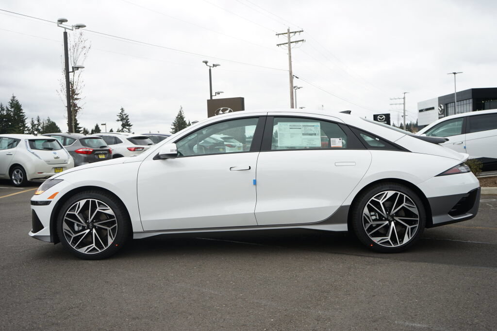 New 2025 Hyundai Ioniq 6 SEL AWD/4WD image 2