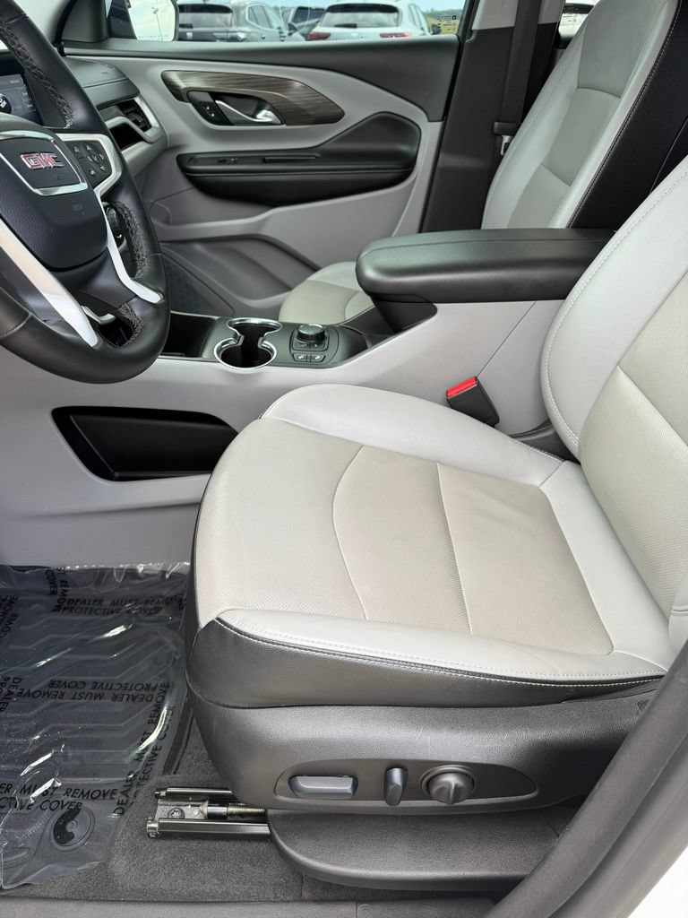 Used 2024 GMC Terrain SLT FWD image 10