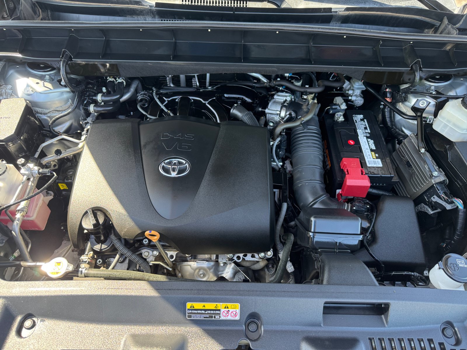Used 2022 Toyota Highlander LE FWD image 34