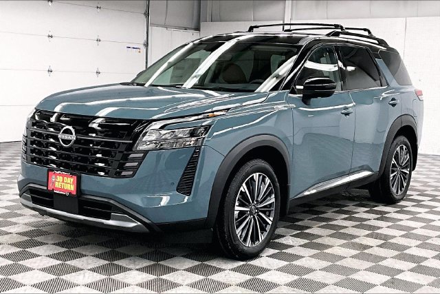 New 2026 Nissan Pathfinder Platinum w/ Lighting Package AWD/4WD image 2