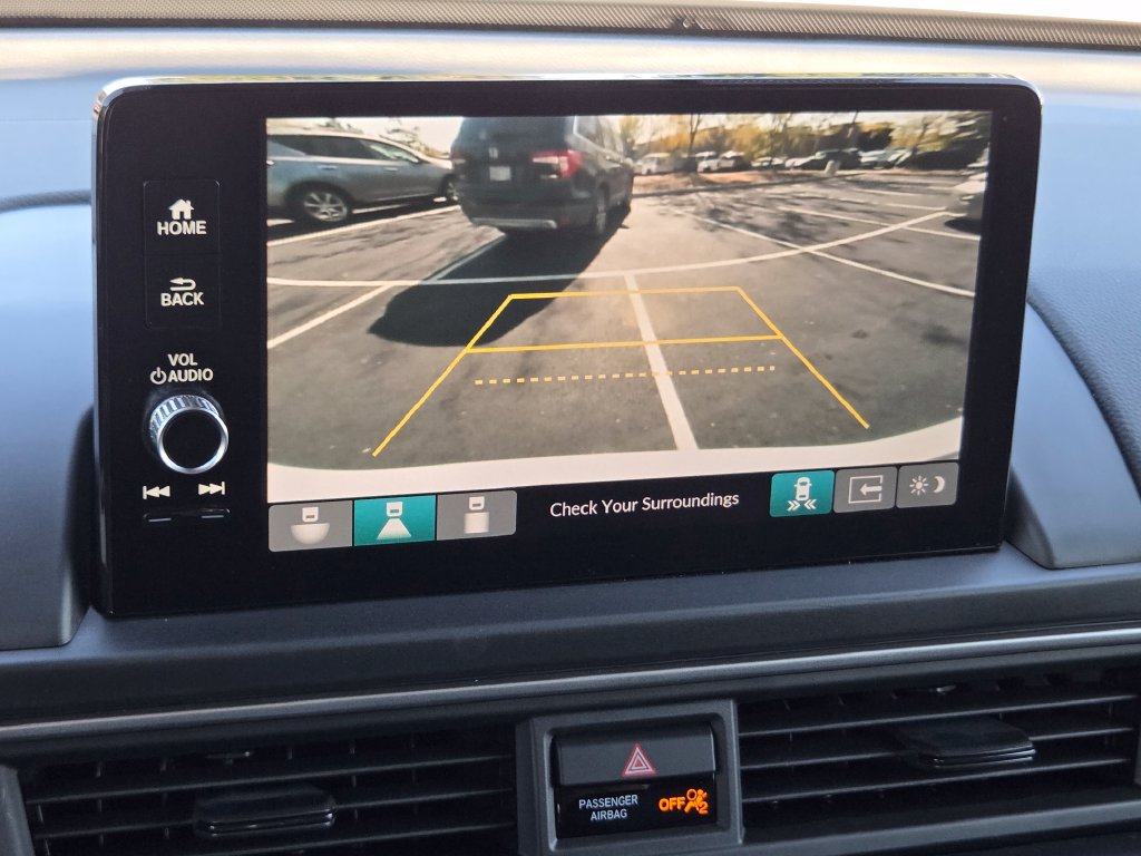 Certified 2025 Honda Pilot Touring image 7