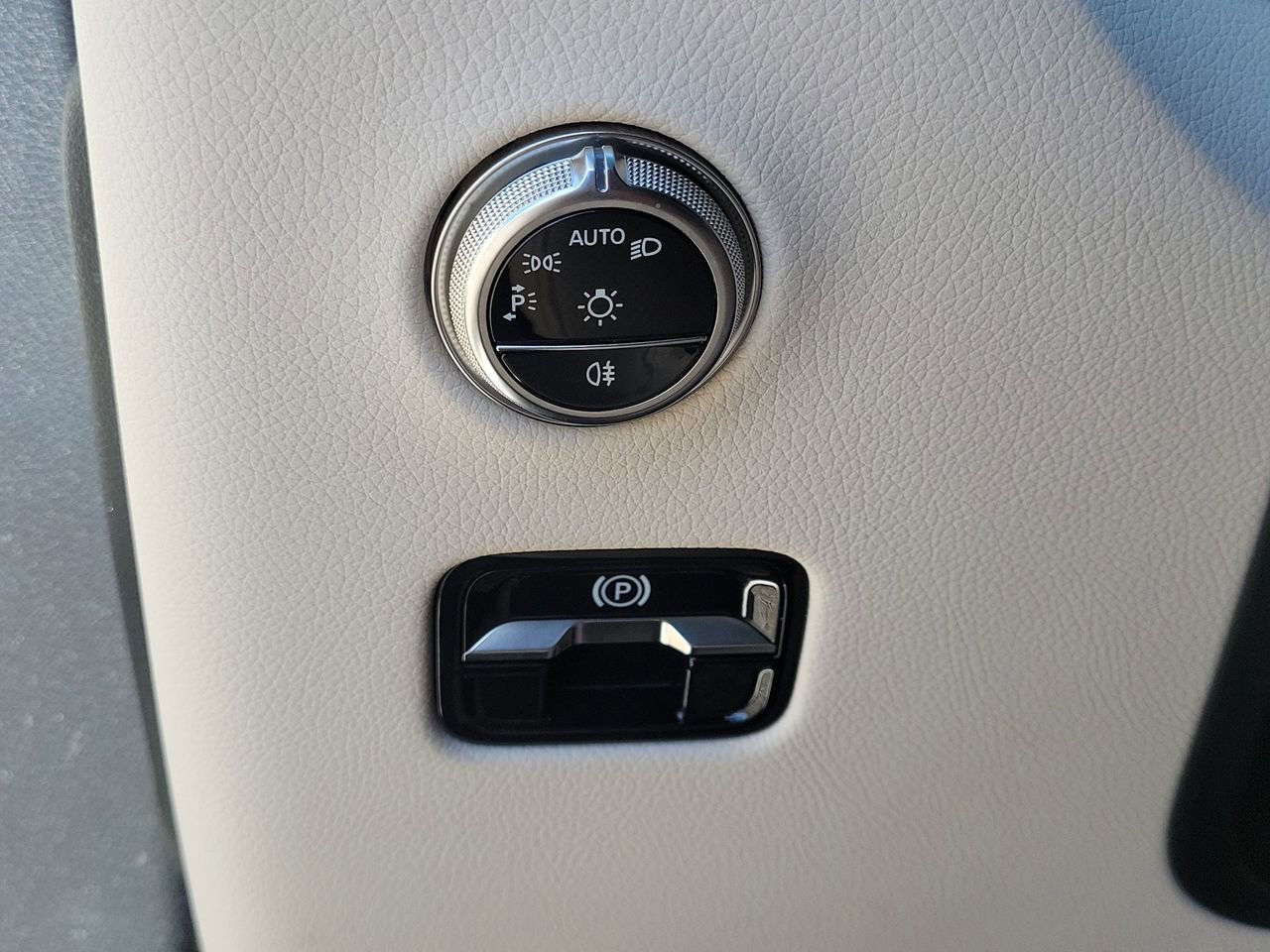 Used 2026 Mercedes-Benz GLC 300 image 27