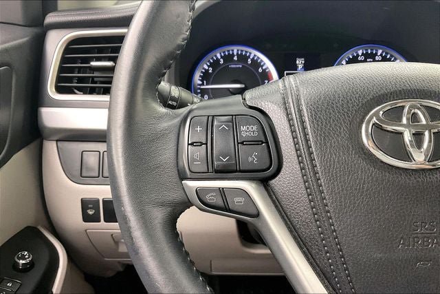 Used 2015 Toyota Highlander XLE AWD/4WD image 23