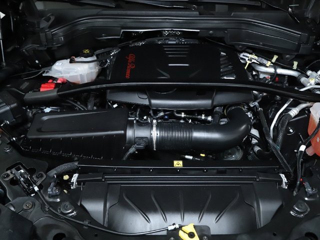 Used 2024 Alfa Romeo Stelvio Veloce image 37