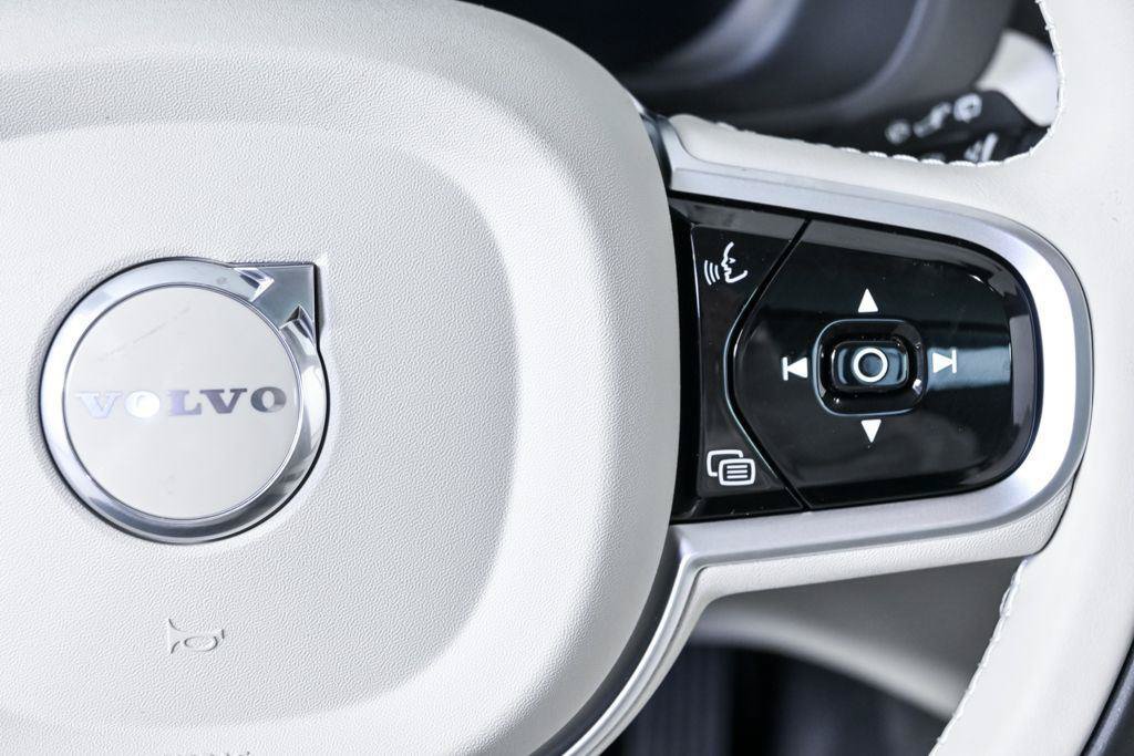 Used 2026 Volvo XC60 B5 Ultra w/ Protection Package Premier AWD/4WD image 11