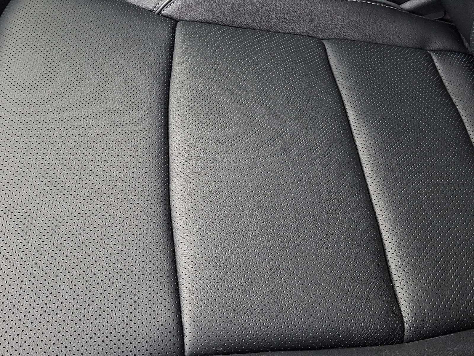 Used 2023 Ford F150 Lariat w/ Equipment Group 502A High image 26