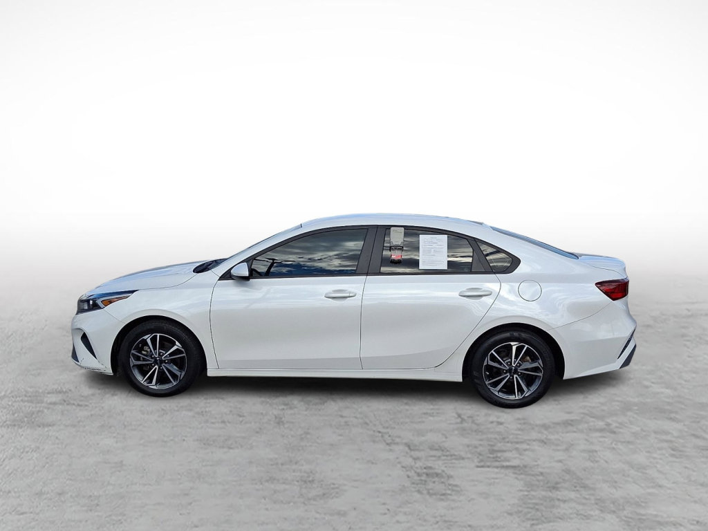 Used 2023 Kia Forte LXS image 2