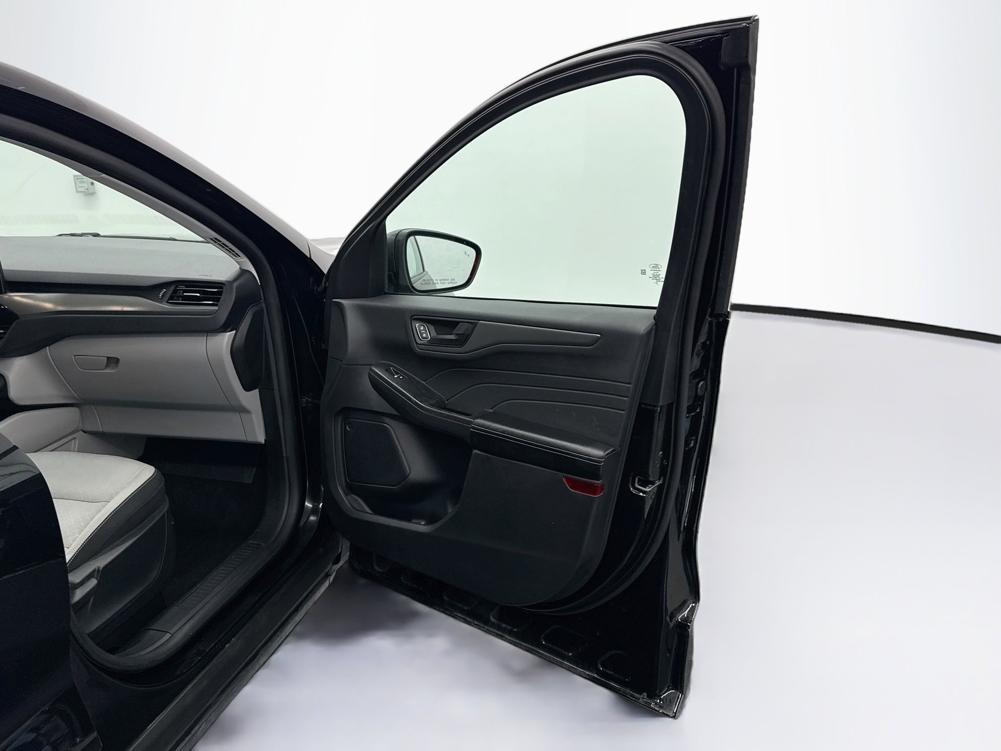 Used 2025 Ford Escape Active FWD image 31