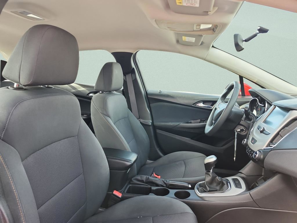 Used 2017 Chevrolet Cruze LS image 18