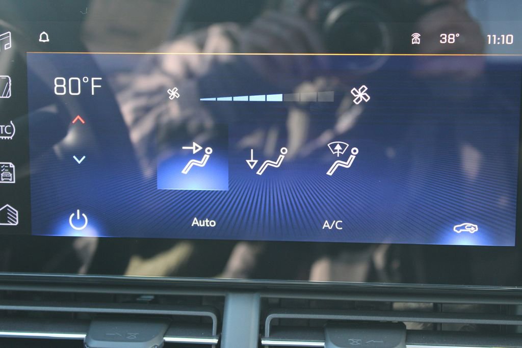 New 2026 Chevrolet Trax LT w/ Sunroof Package image 41