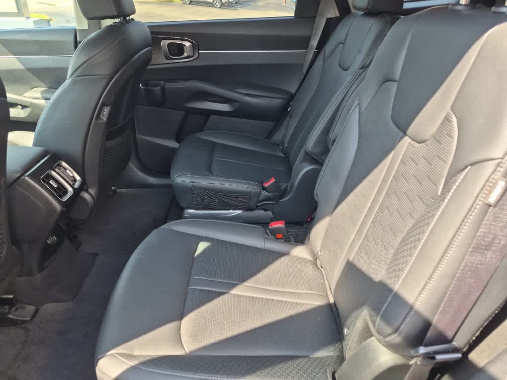 Used 2025 Kia Sorento EX AWD/4WD image 33