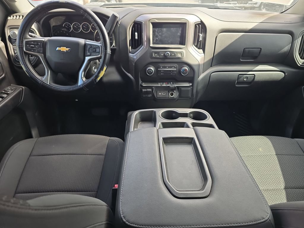 Used 2022 Chevrolet Silverado 2500 Custom w/ Custom Value Package image 13