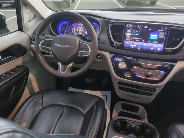 Used 2022 Chrysler Pacifica Touring-L image 30