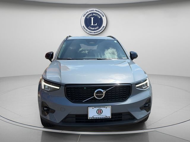 Certified 2023 Volvo XC40 B5 Plus w/ Climate Package AWD/4WD image 3