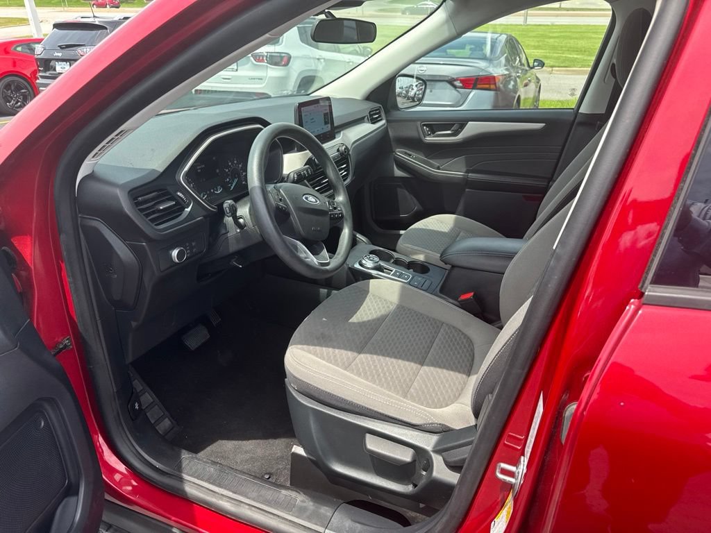 Used 2022 Ford Escape SE w/ SE Sport Appearance Package FWD image 14