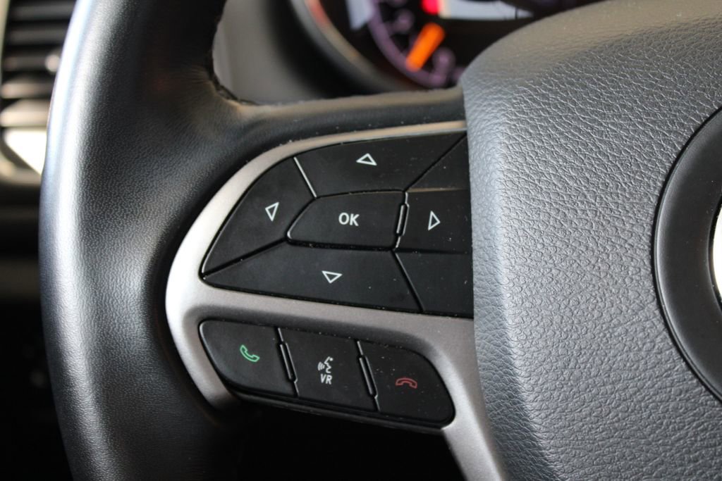 Used 2022 Jeep Grand Cherokee Laredo E AWD/4WD image 24