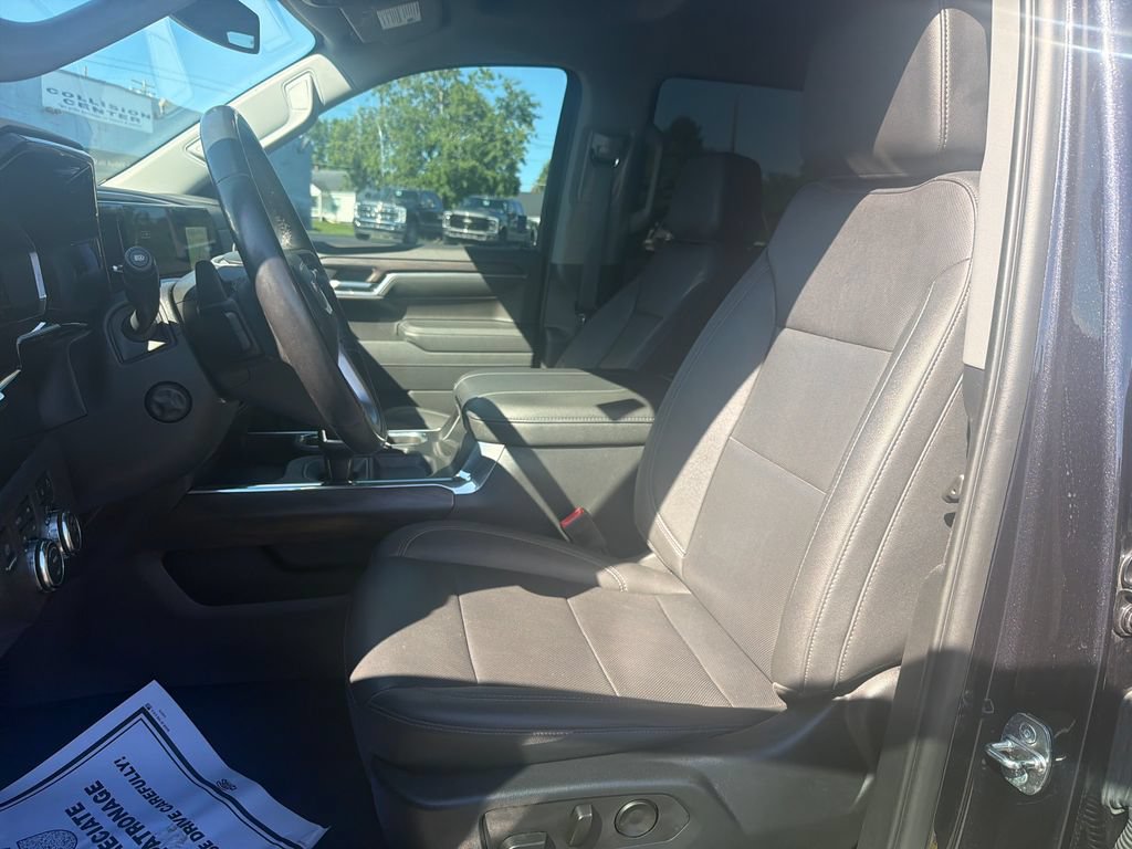 Used 2023 GMC Sierra 1500 SLT AWD/4WD image 2