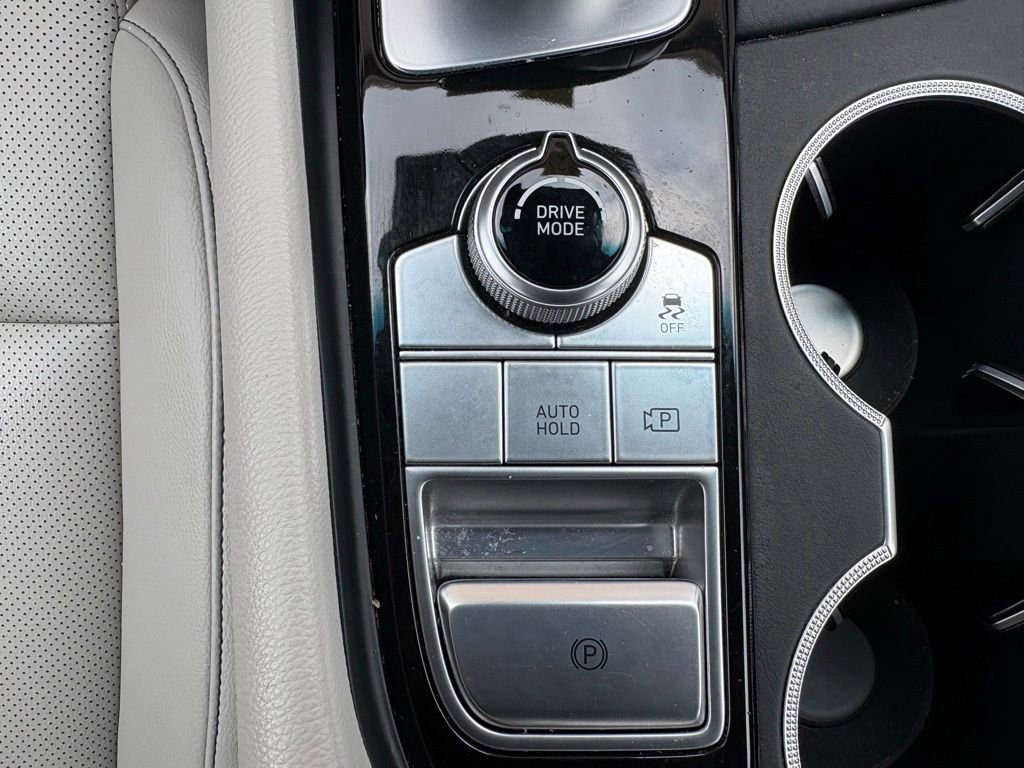 Used 2023 Genesis G70 2.0T image 36