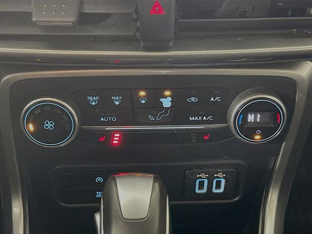 Used 2018 Ford EcoSport SE w/ SE Convenience Package image 16