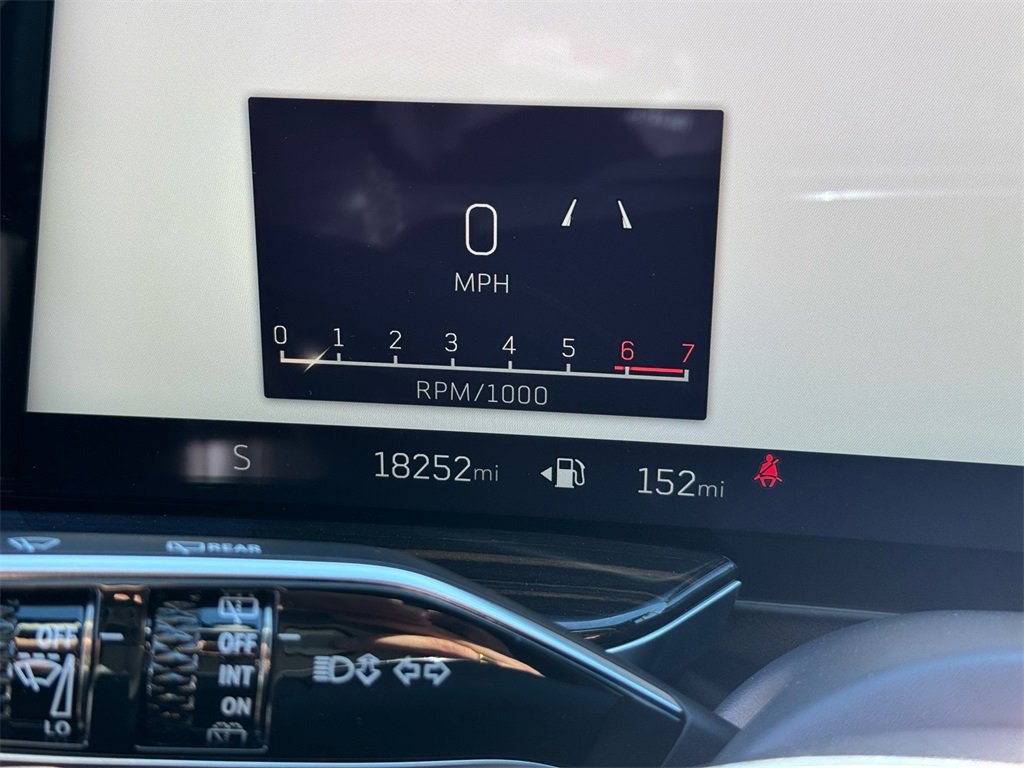 Used 2025 Cadillac Escalade Premium Luxury image 30