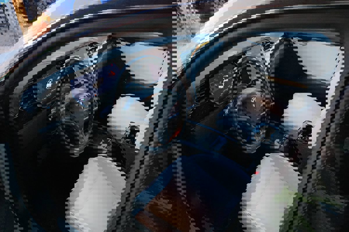 Used 2020 Tesla Model S Long Range Plus image 10