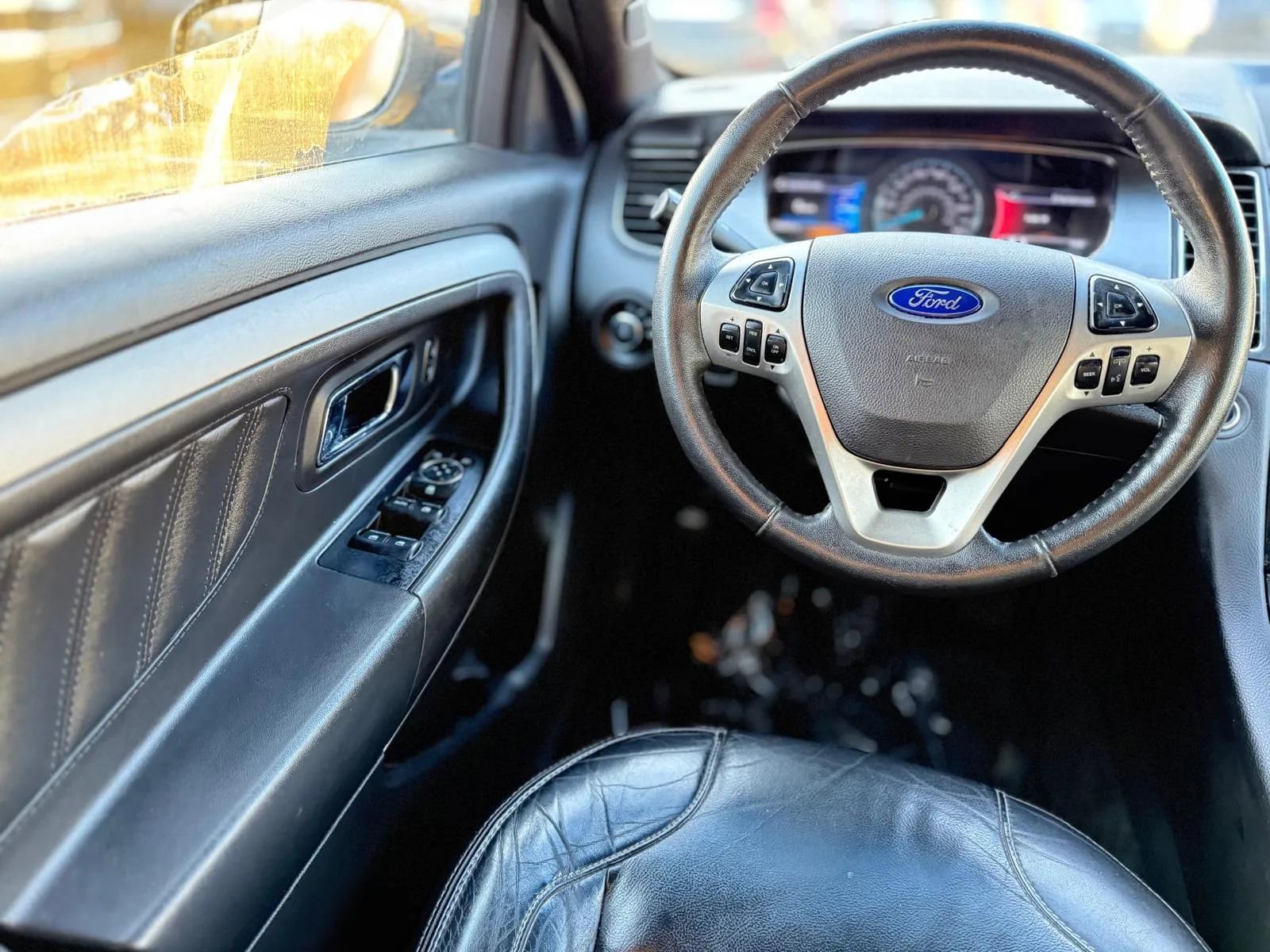 Used 2016 Ford Taurus SEL w/ Equipment Group 201A FWD image 23