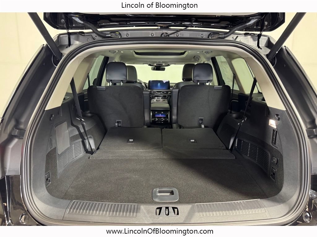 New 2026 Lincoln Aviator AWD w/ Jet Appearance Package image 23