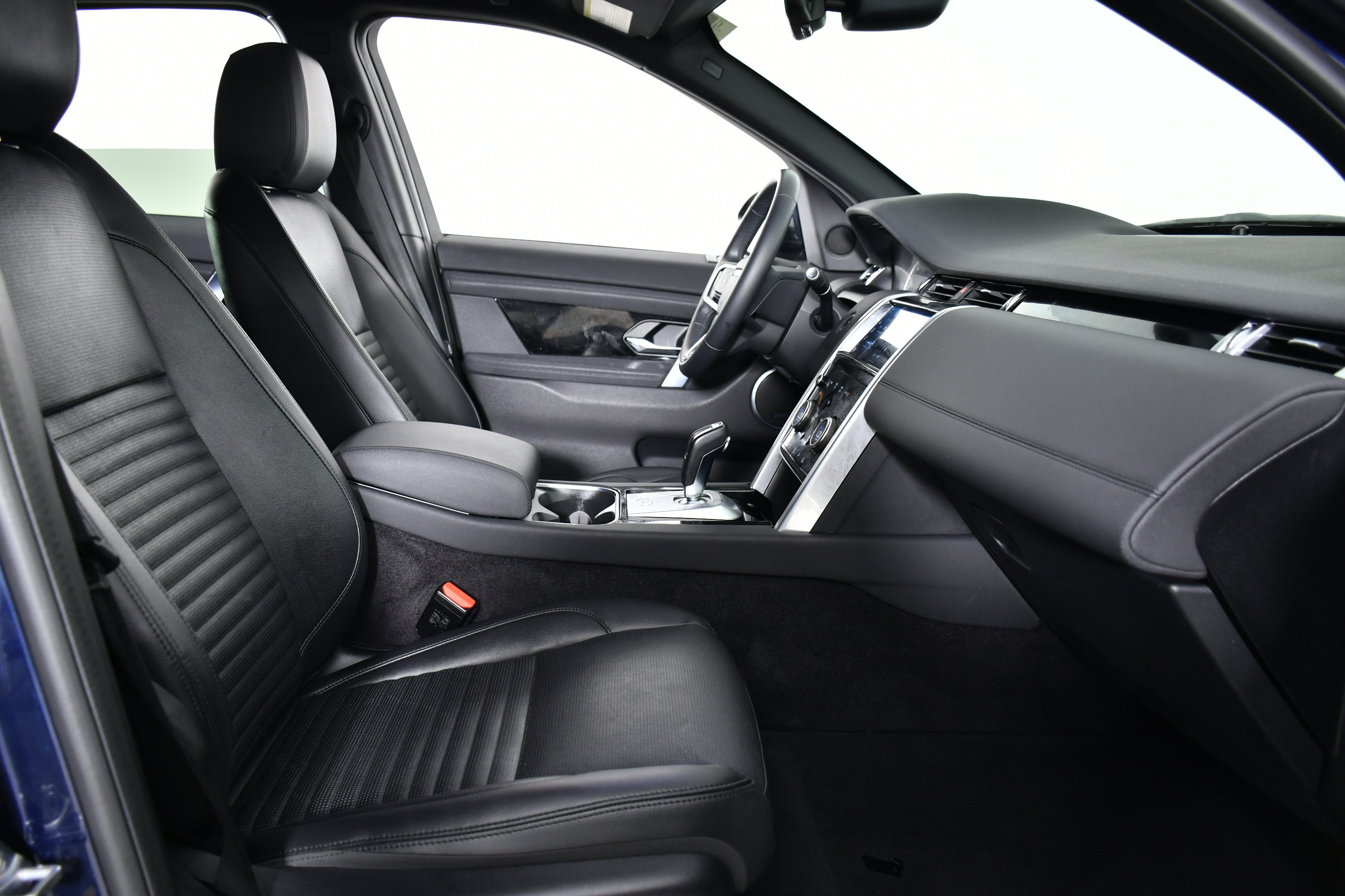 Used 2023 Land Rover Discovery Sport S image 28