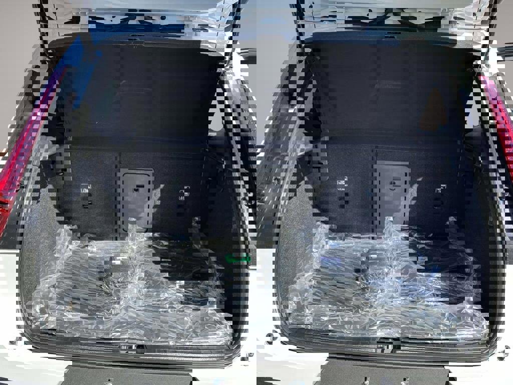 New 2026 Volvo XC40 B4 Plus w/ Protection Package Premier image 24