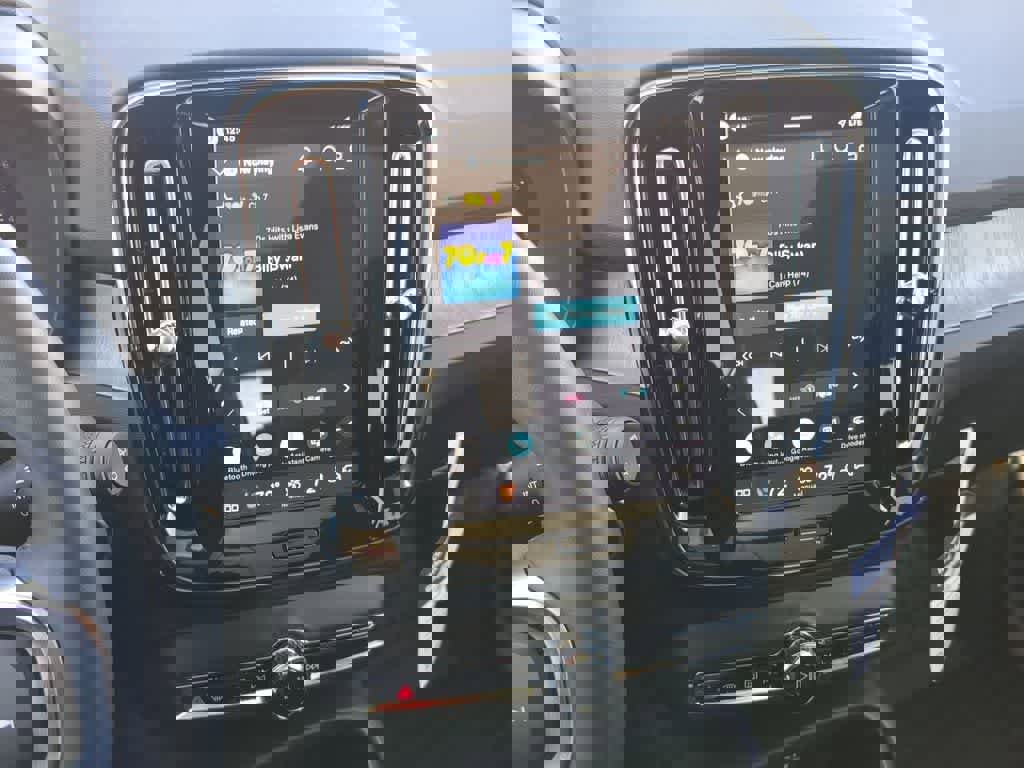 Used 2026 Volvo XC40 B5 Plus w/ Protection Package Premier image 26