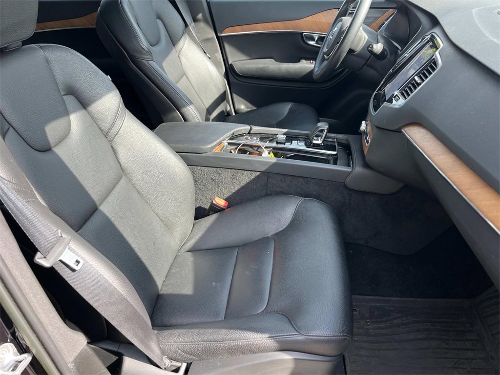 Used 2023 Volvo XC90 B6 Plus w/ Protection Package Premier image 23