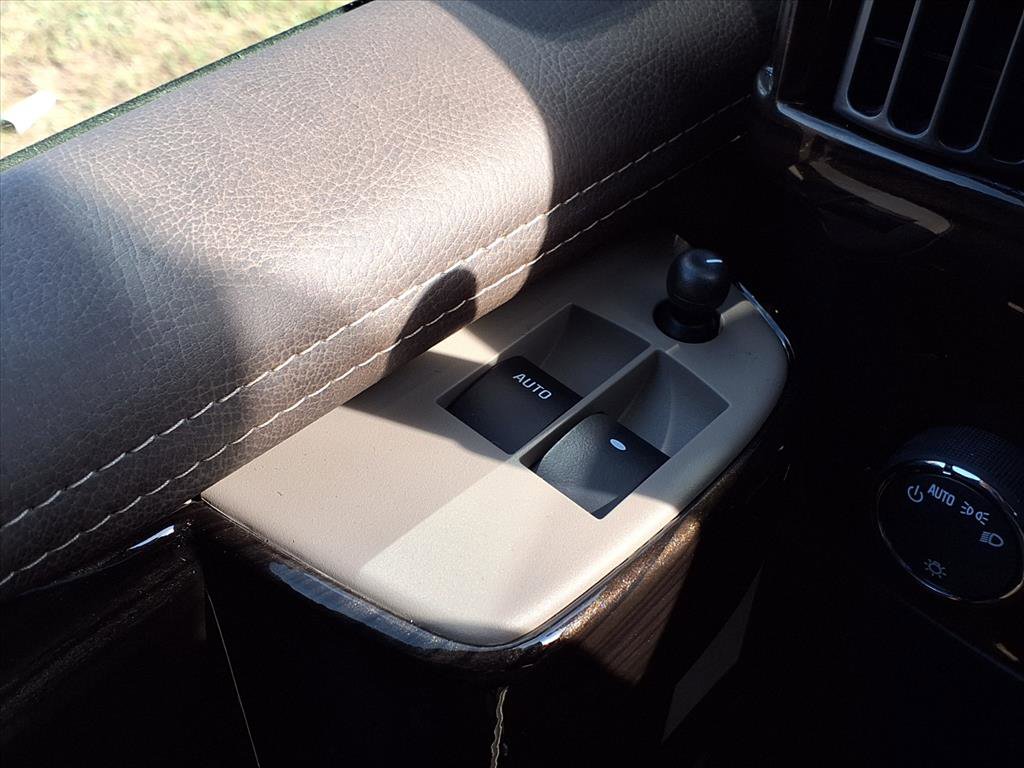 New 2025 GMC Savana 2500 Work Van w/ Driver Convenience Package image 15