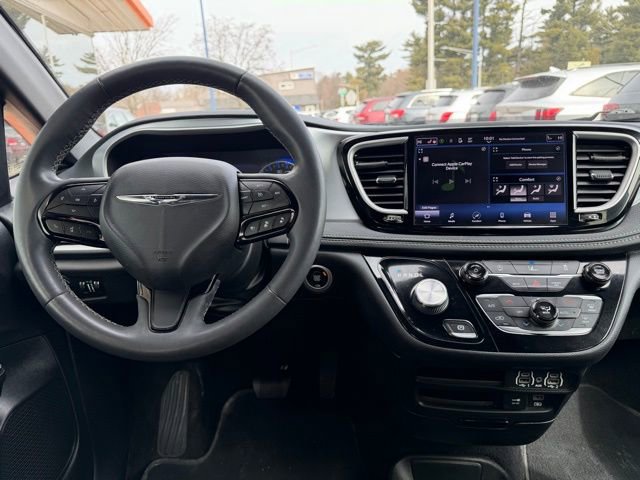 Used 2022 Chrysler Pacifica Touring-L w/ S Appearance Package FWD image 21
