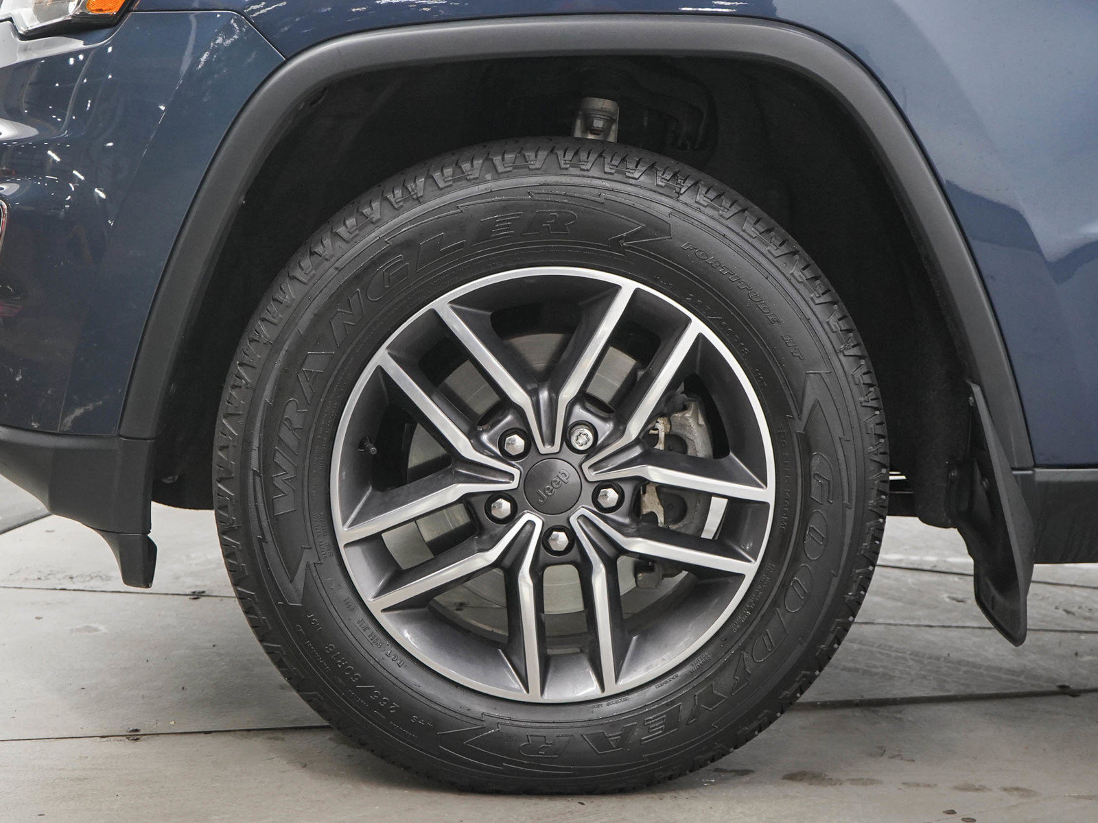 Used 2020 Jeep Grand Cherokee Limited w/ Luxury Group II AWD/4WD image 29