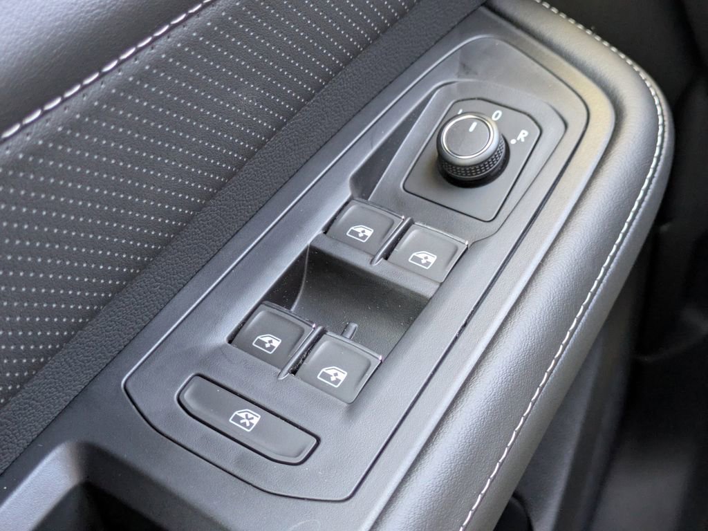 New 2026 Volkswagen Atlas Cross Sport SE image 24