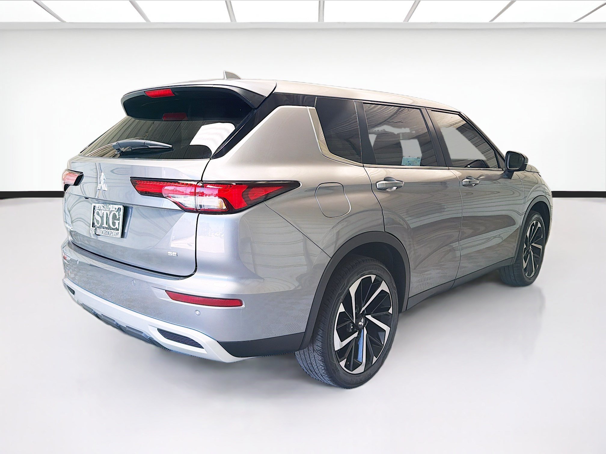 Used 2022 Mitsubishi Outlander SE FWD image 4