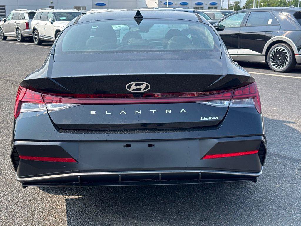 New 2026 Hyundai Elantra Limited FWD image 7