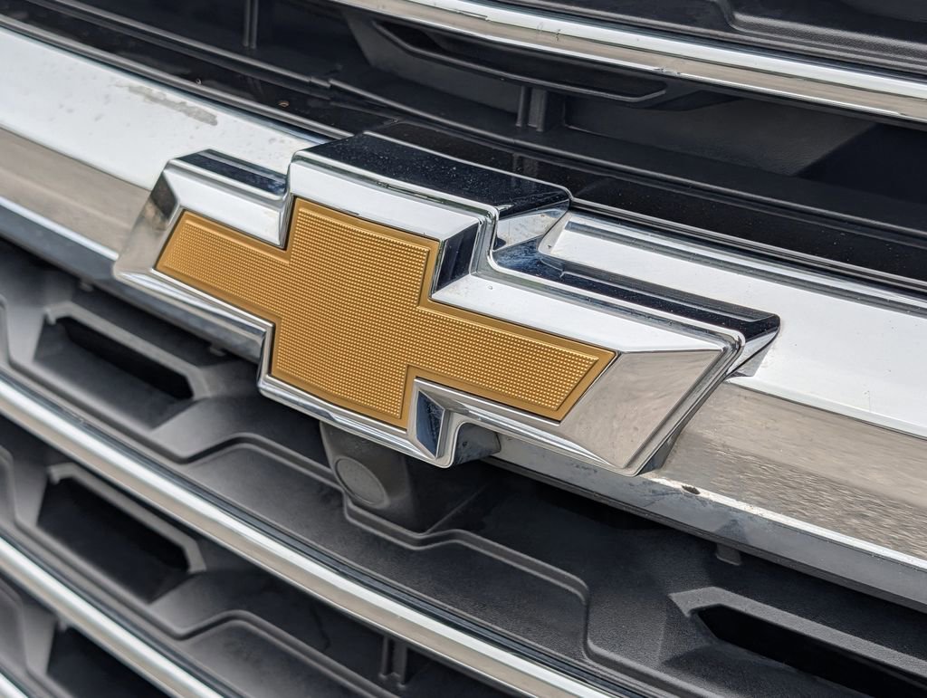 Used 2025 Chevrolet Traverse LT image 36