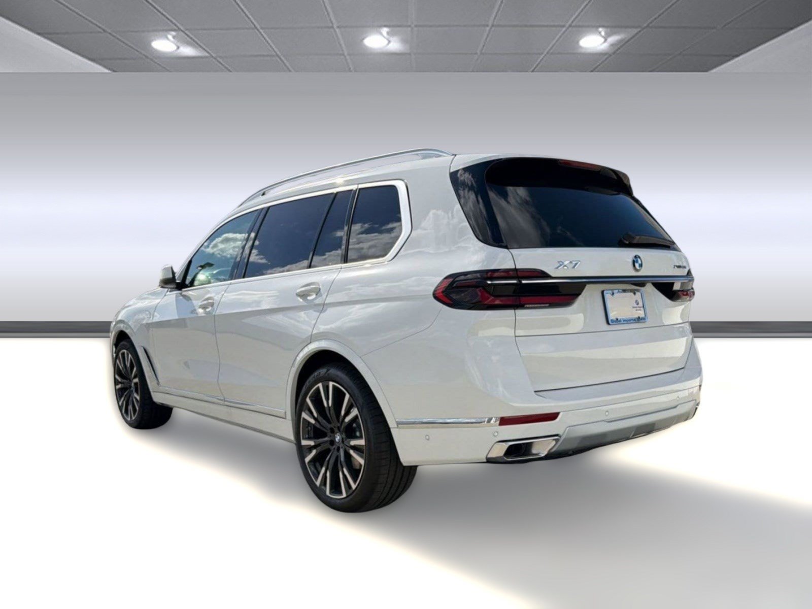 Used 2026 BMW X7 xDrive40i AWD/4WD image 3