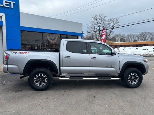 Used 2020 Toyota Tacoma TRD Off-Road w/ Technology Package image 11