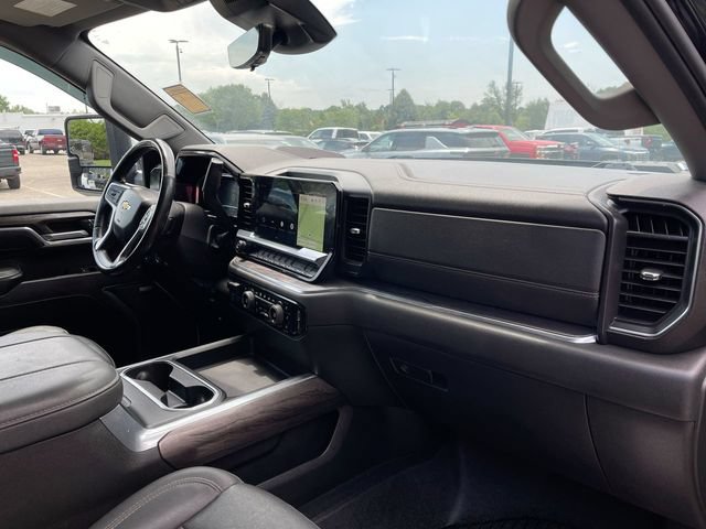 Used 2024 Chevrolet Silverado 2500 LTZ w/ LTZ Plus Package AWD/4WD image 30