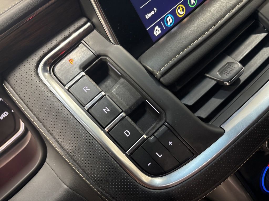 Used 2021 Chevrolet Suburban Premier image 17