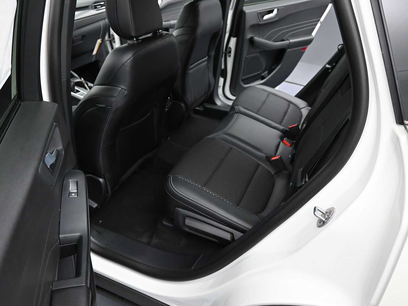 New 2025 Ford Escape SE FWD image 21