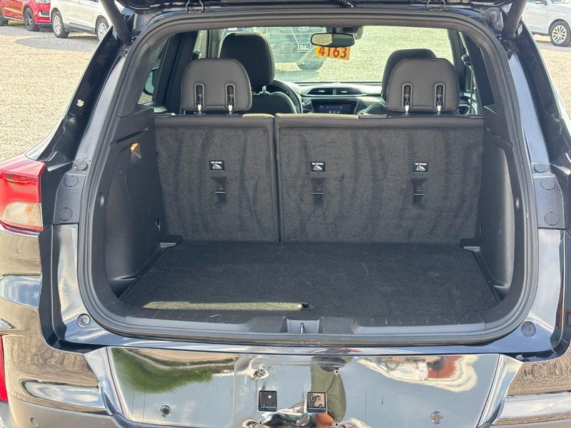 Used 2022 Chevrolet TrailBlazer RS w/ Sun and Liftgate Package FWD image 11