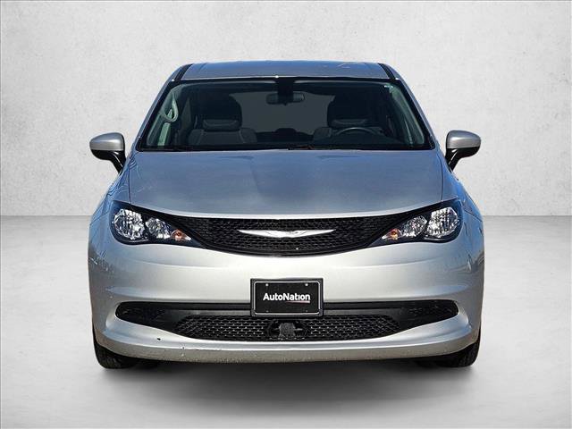 Used 2022 Chrysler Voyager LX video 2