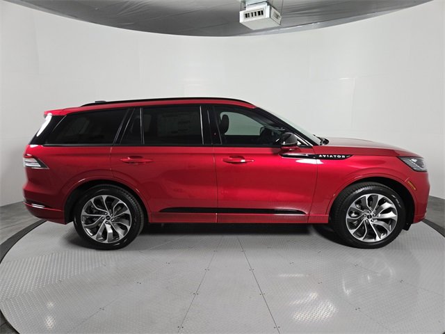 New 2025 Lincoln Aviator AWD w/ Jet Appearance Package image 3