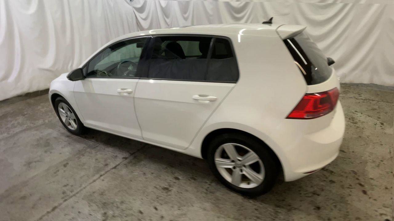 Used 2017 Volkswagen Golf Wolfsburg Edition image 6