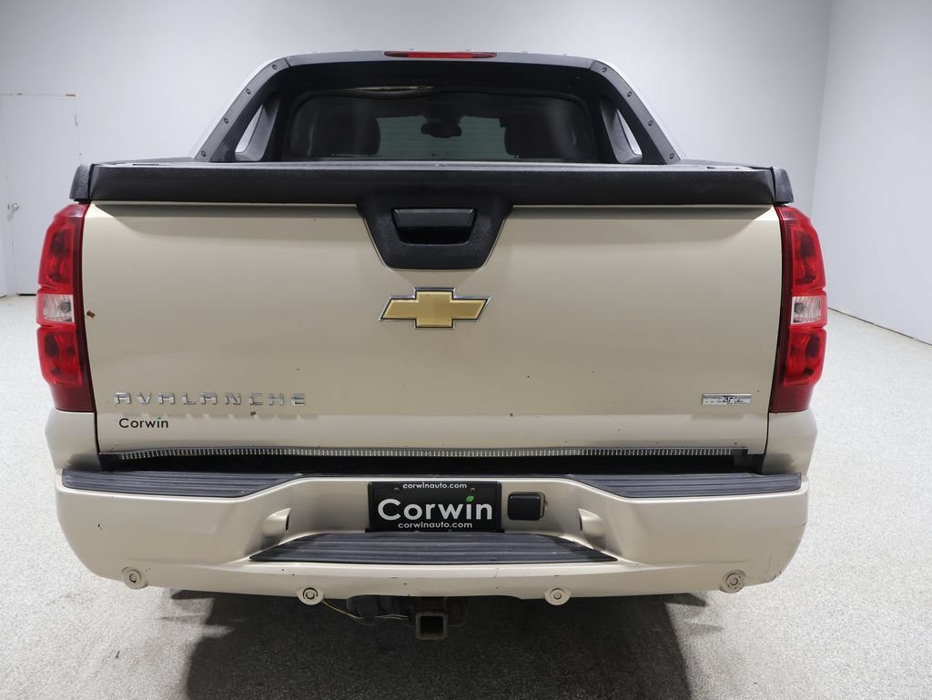 Used 2007 Chevrolet Avalanche LT w/ LT Preferred Equipment Group AWD/4WD image 3