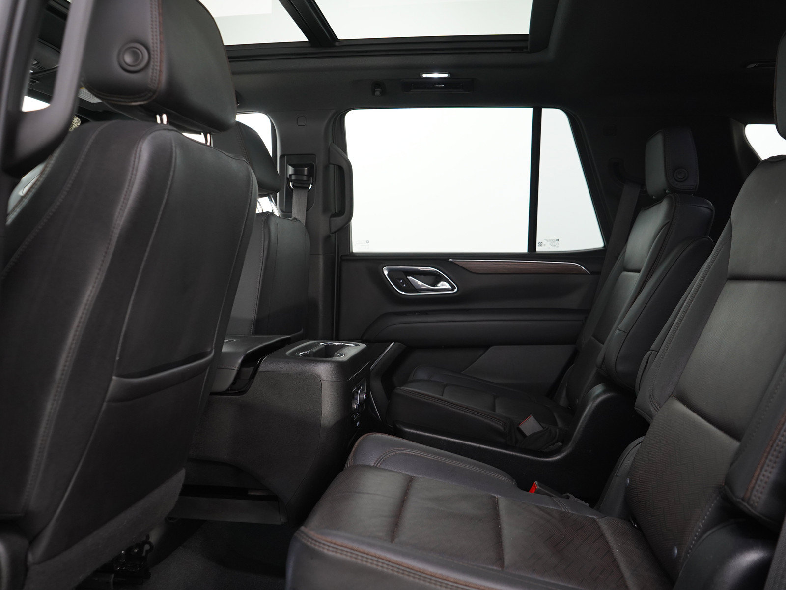 Used 2023 Chevrolet Tahoe High Country w/ Premium Package 2 AWD/4WD image 19